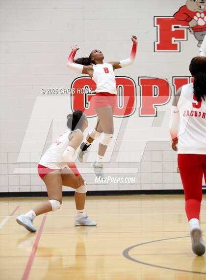 Thumbnail 3 in South Mountain vs Marcos de Niza (Florence Invitational) photogallery.