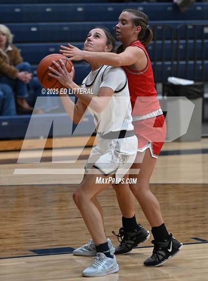 Thumbnail 1 in Notre Dame vs. Trimble photogallery.