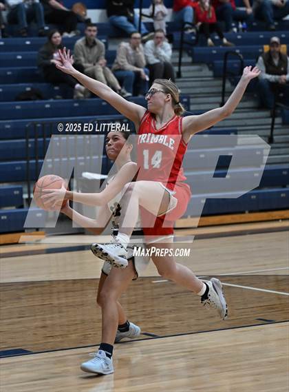Thumbnail 3 in Notre Dame vs. Trimble photogallery.