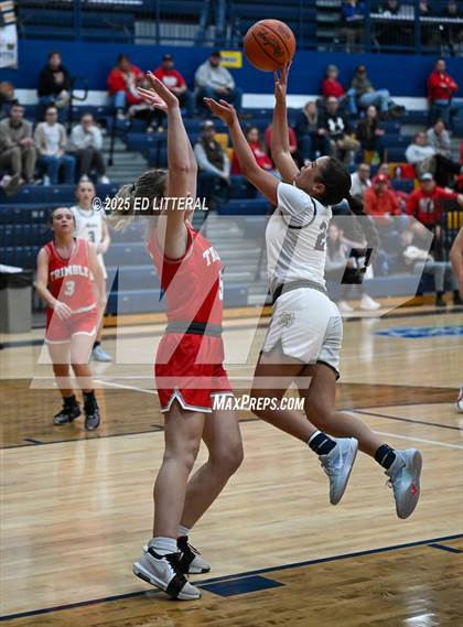Thumbnail 3 in Notre Dame vs. Trimble photogallery.