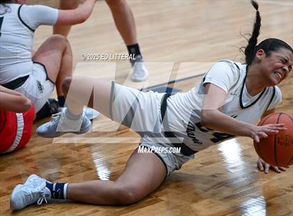 Thumbnail 2 in Notre Dame vs. Trimble photogallery.