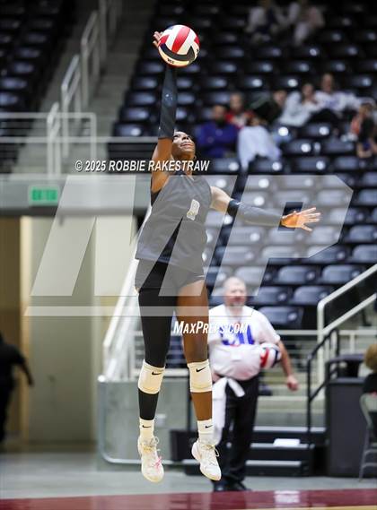 Thumbnail 3 in Cedar Park vs. Argyle (UIL 5A D2 Volleyball Final) photogallery.