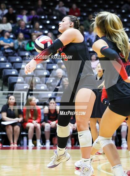 Thumbnail 1 in Cedar Park vs. Argyle (UIL 5A D2 Volleyball Final) photogallery.