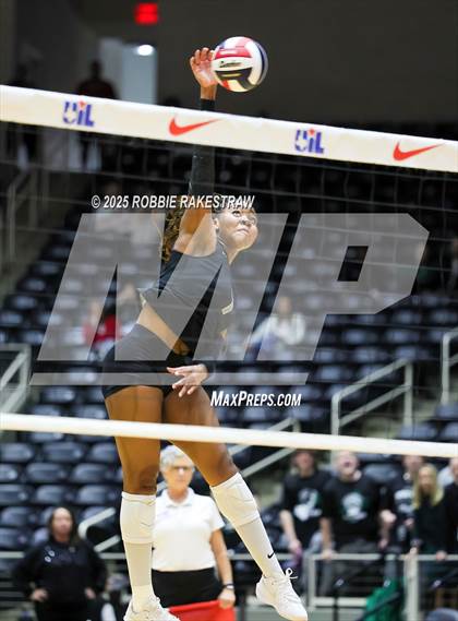 Thumbnail 2 in Cedar Park vs. Argyle (UIL 5A D2 Volleyball Final) photogallery.
