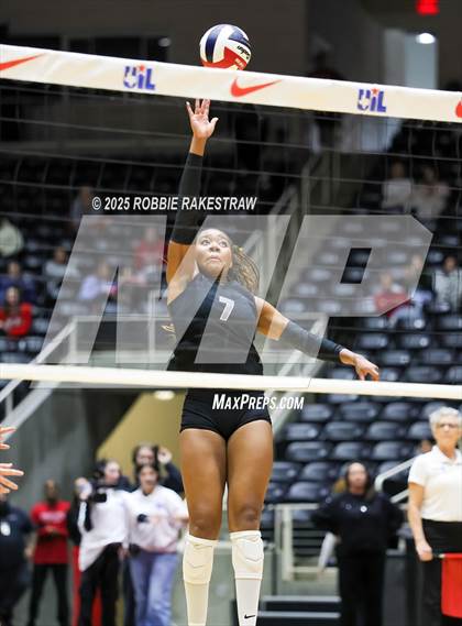 Thumbnail 1 in Cedar Park vs. Argyle (UIL 5A D2 Volleyball Final) photogallery.