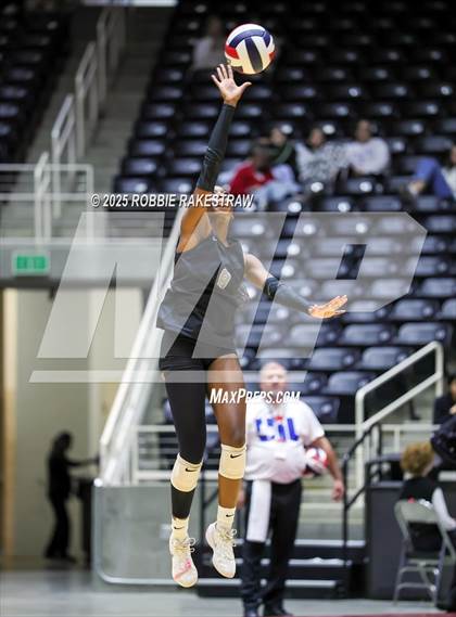 Thumbnail 3 in Cedar Park vs. Argyle (UIL 5A D2 Volleyball Final) photogallery.