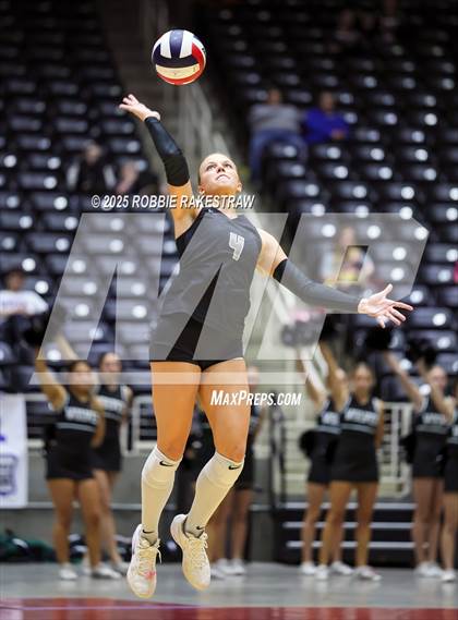 Thumbnail 1 in Cedar Park vs. Argyle (UIL 5A D2 Volleyball Final) photogallery.