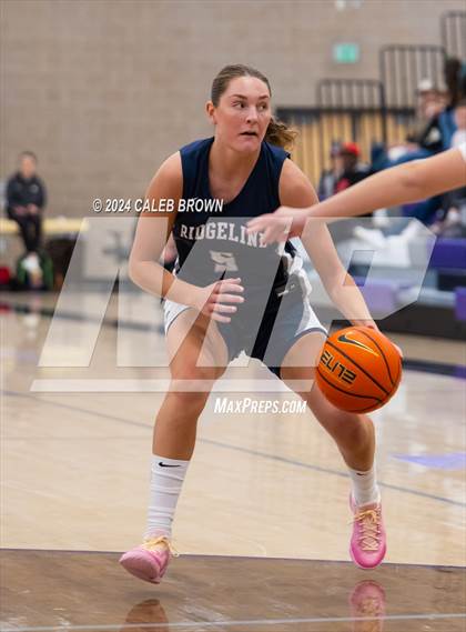 Thumbnail 2 in Perry vs. Ridgeline (Holiday Hoopfest) photogallery.