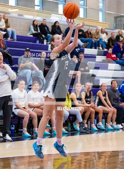 Thumbnail 1 in Perry vs. Ridgeline (Holiday Hoopfest) photogallery.