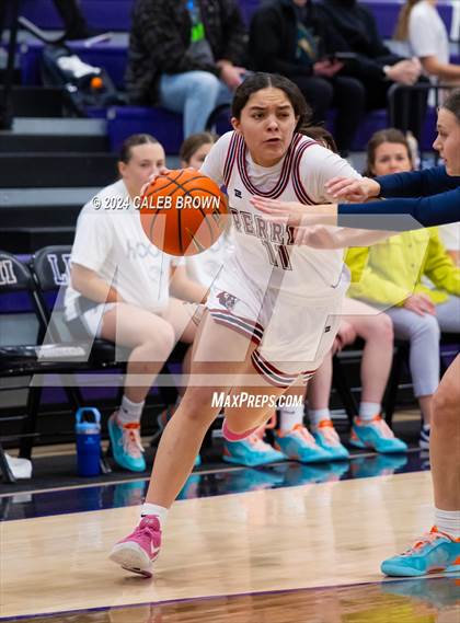 Thumbnail 3 in Perry vs. Ridgeline (Holiday Hoopfest) photogallery.