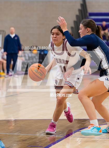 Thumbnail 1 in Perry vs. Ridgeline (Holiday Hoopfest) photogallery.
