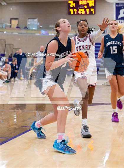 Thumbnail 2 in Perry vs. Ridgeline (Holiday Hoopfest) photogallery.