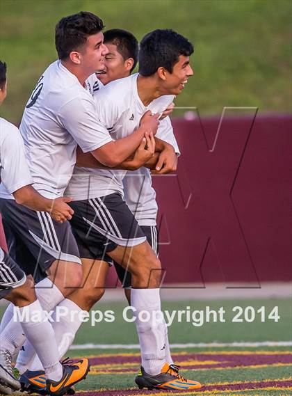 Thumbnail 3 in Cypress Springs vs pasadena ( 5A Region 3 Semifinal ) photogallery.