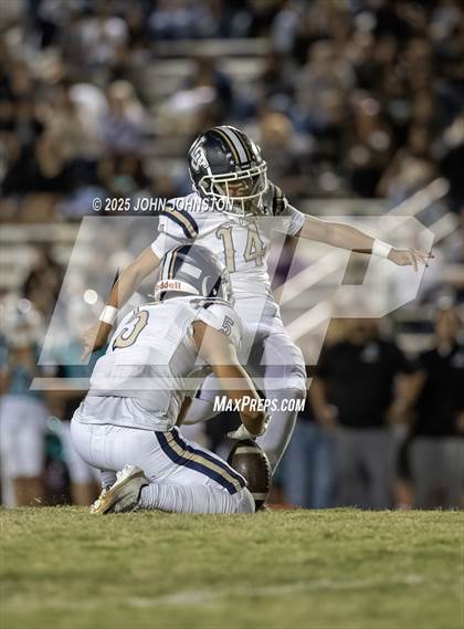 Thumbnail 1 in Los Osos @ Sultana photogallery.