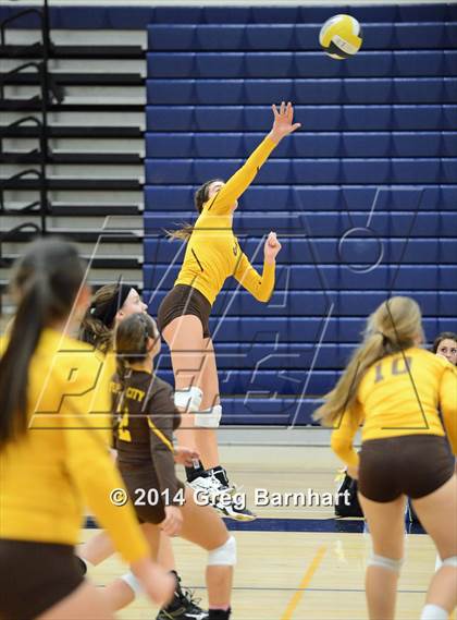 Thumbnail 2 in Yuba City vs. River City photogallery.
