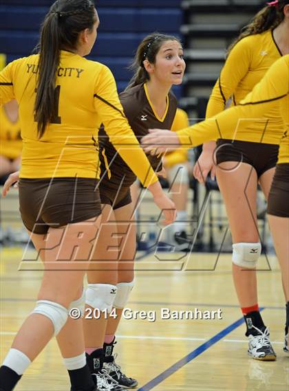 Thumbnail 3 in Yuba City vs. River City photogallery.