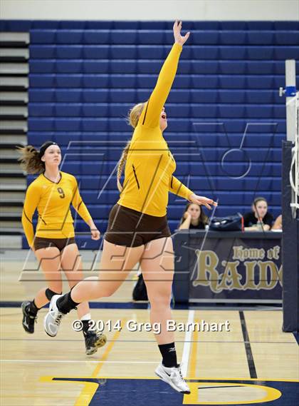 Thumbnail 3 in Yuba City vs. River City photogallery.