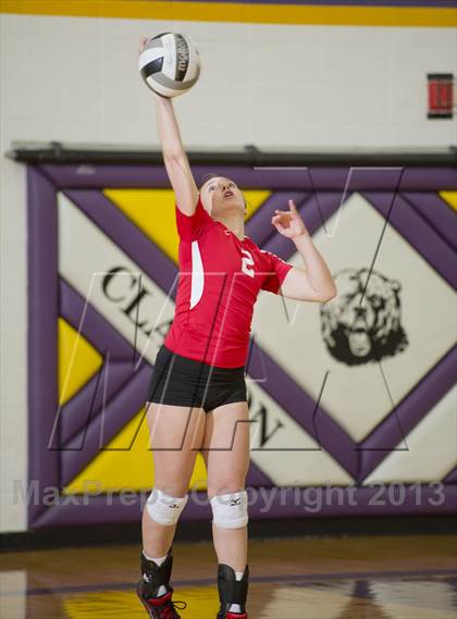 Thumbnail 2 in Luck @ Clayton (WIAA D4 Sectional Semfinal) photogallery.