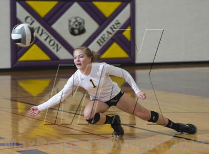 Thumbnail 3 in Luck @ Clayton (WIAA D4 Sectional Semfinal) photogallery.