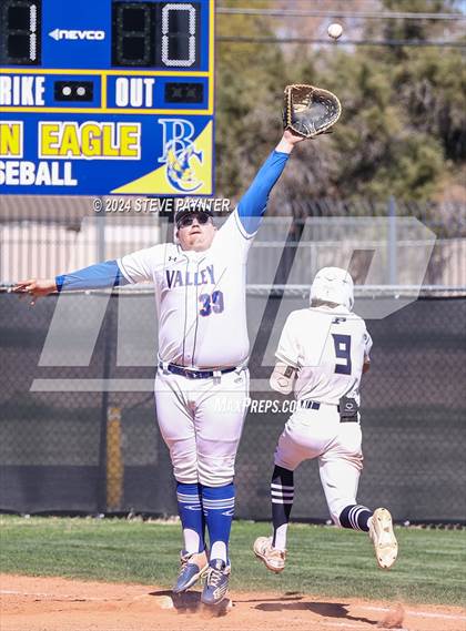Thumbnail 1 in Parker vs. Chino Valley photogallery.