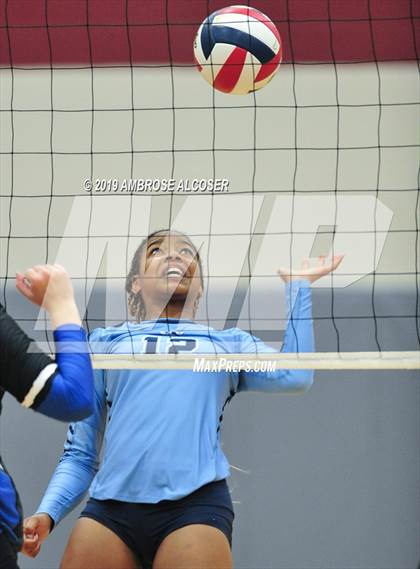 Thumbnail 3 in Oak Ridge vs. Fort Bend Clements (KISD/CFISD Varsity Tournament) photogallery.