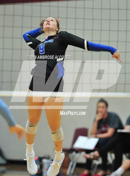 Thumbnail 1 in Oak Ridge vs. Fort Bend Clements (KISD/CFISD Varsity Tournament) photogallery.