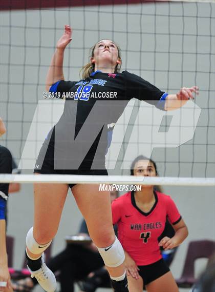 Thumbnail 2 in Oak Ridge vs. Fort Bend Clements (KISD/CFISD Varsity Tournament) photogallery.