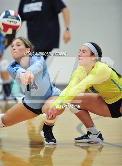 Thumbnail 3 in Oak Ridge vs. Fort Bend Clements (KISD/CFISD Varsity Tournament) photogallery.