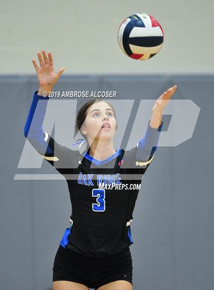 Thumbnail 2 in Oak Ridge vs. Fort Bend Clements (KISD/CFISD Varsity Tournament) photogallery.