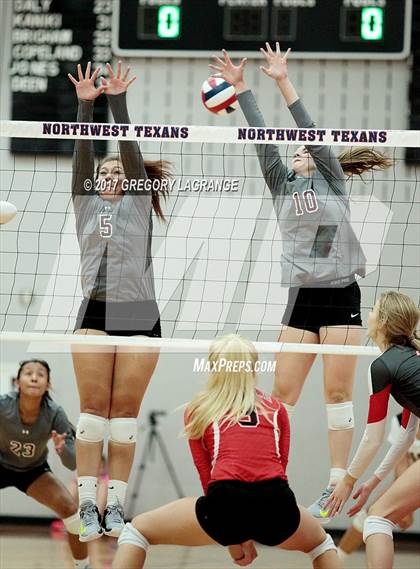 Thumbnail 3 in Argyle vs Hereford photogallery.