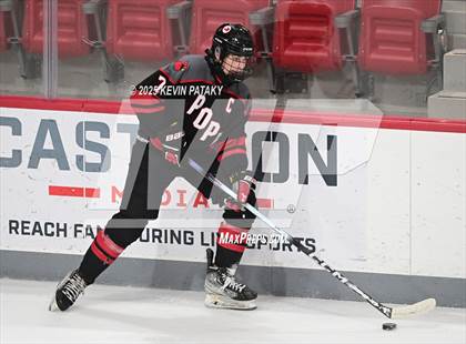 Thumbnail 1 in Pope Francis Prep vs. Boston College High (Sacred Heart Christmas Classic) photogallery.