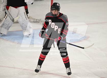 Thumbnail 2 in Pope Francis Prep vs. Boston College High (Sacred Heart Christmas Classic) photogallery.