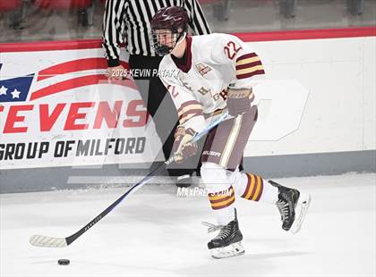 Thumbnail 3 in Pope Francis Prep vs. Boston College High (Sacred Heart Christmas Classic) photogallery.