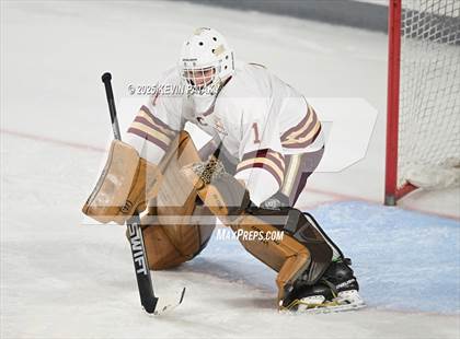Thumbnail 3 in Pope Francis Prep vs. Boston College High (Sacred Heart Christmas Classic) photogallery.