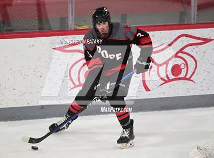 Thumbnail 2 in Pope Francis Prep vs. Boston College High (Sacred Heart Christmas Classic) photogallery.