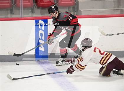 Thumbnail 3 in Pope Francis Prep vs. Boston College High (Sacred Heart Christmas Classic) photogallery.