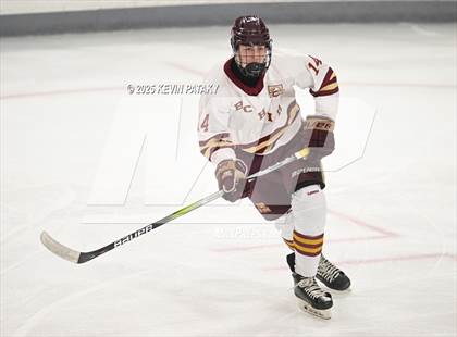 Thumbnail 3 in Pope Francis Prep vs. Boston College High (Sacred Heart Christmas Classic) photogallery.