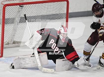 Thumbnail 3 in Pope Francis Prep vs. Boston College High (Sacred Heart Christmas Classic) photogallery.