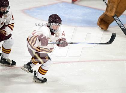 Thumbnail 3 in Pope Francis Prep vs. Boston College High (Sacred Heart Christmas Classic) photogallery.