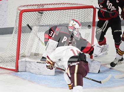 Thumbnail 3 in Pope Francis Prep vs. Boston College High (Sacred Heart Christmas Classic) photogallery.