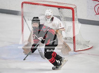 Thumbnail 1 in Pope Francis Prep vs. Boston College High (Sacred Heart Christmas Classic) photogallery.