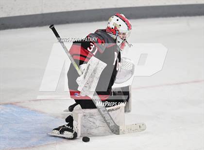 Thumbnail 3 in Pope Francis Prep vs. Boston College High (Sacred Heart Christmas Classic) photogallery.