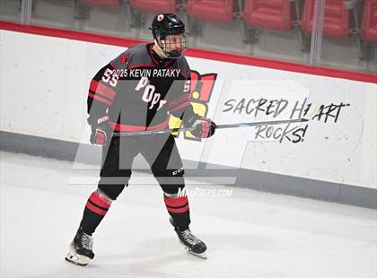 Thumbnail 2 in Pope Francis Prep vs. Boston College High (Sacred Heart Christmas Classic) photogallery.