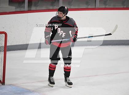 Thumbnail 2 in Pope Francis Prep vs. Boston College High (Sacred Heart Christmas Classic) photogallery.