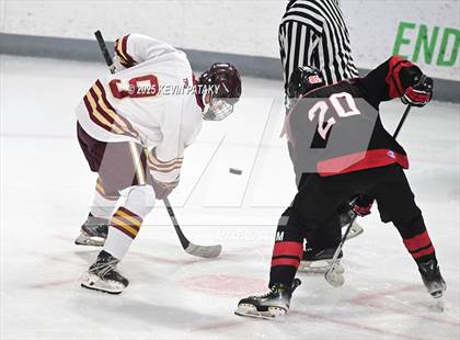 Thumbnail 3 in Pope Francis Prep vs. Boston College High (Sacred Heart Christmas Classic) photogallery.