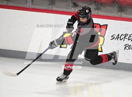 Thumbnail 2 in Pope Francis Prep vs. Boston College High (Sacred Heart Christmas Classic) photogallery.