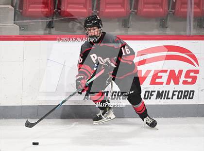 Thumbnail 3 in Pope Francis Prep vs. Boston College High (Sacred Heart Christmas Classic) photogallery.