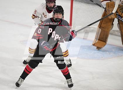 Thumbnail 3 in Pope Francis Prep vs. Boston College High (Sacred Heart Christmas Classic) photogallery.