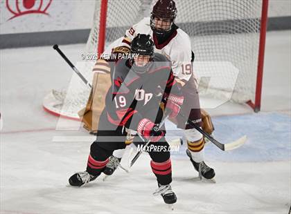 Thumbnail 2 in Pope Francis Prep vs. Boston College High (Sacred Heart Christmas Classic) photogallery.