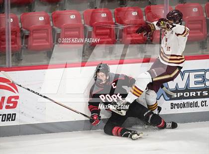 Thumbnail 2 in Pope Francis Prep vs. Boston College High (Sacred Heart Christmas Classic) photogallery.